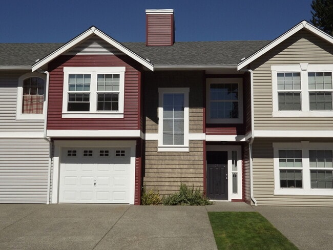 Building Photo - Spectacular 3 Bedroom Condo in "Alicia Mea...