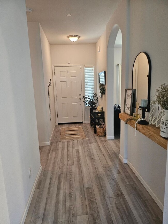 Building Photo - MUST SEE 4 Bedroom 2 bath