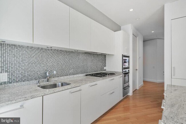 Building Photo - 1177 22nd St NW
