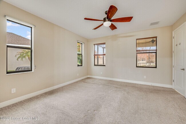 Building Photo - 7782 Paragrass Ave