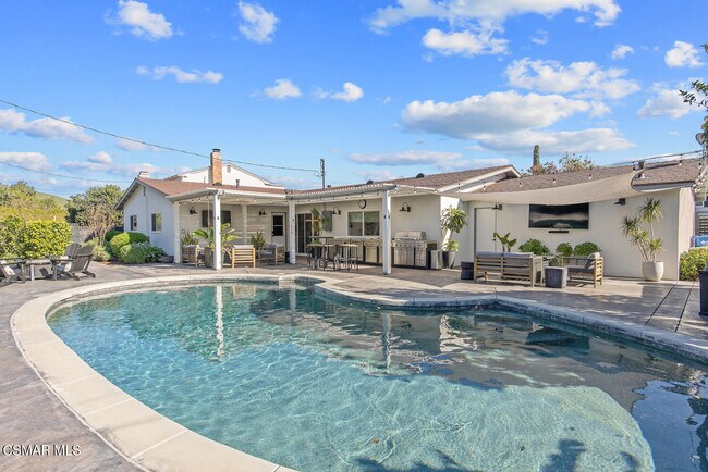 Building Photo - 1449 Norwich Ave