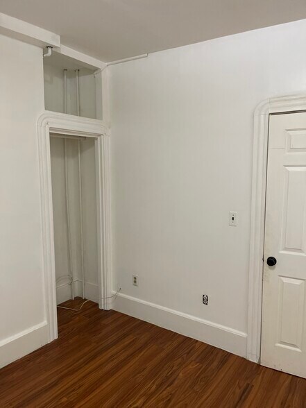 Building Photo - 76 Malden St