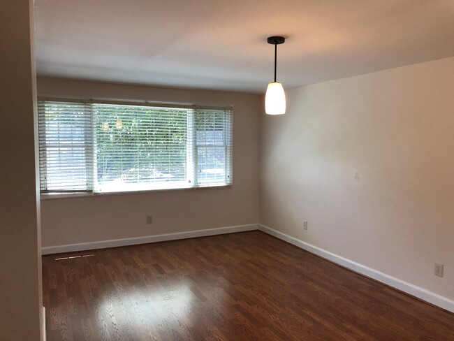 Dinning Room (Front Yard Bay Window) - 3805 jonesbridge road