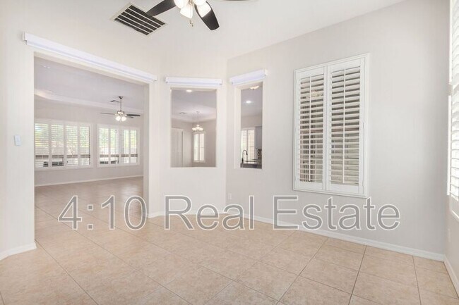 Building Photo - 4652 E Donato Dr