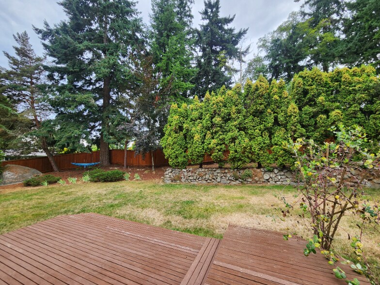 Building Photo - 20673 Marine View Dr SW