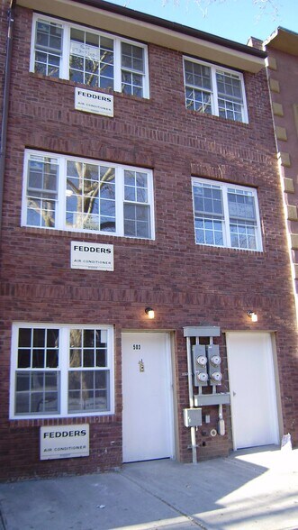 Building Photo - 503 Hart St