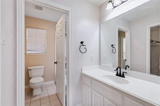 Building Photo - 2021 Country Brook Ln