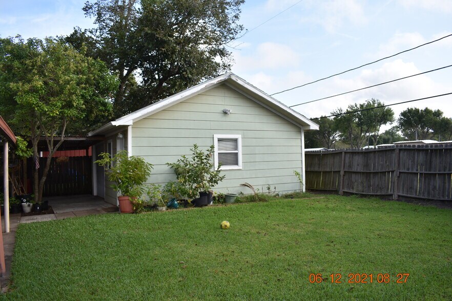 Extra shed in back for storage - 2205 Cedar St