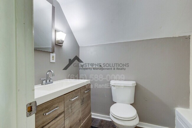 Building Photo - 2930 Primrose Cir