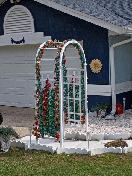 Building Photo - 564 W Central Ave