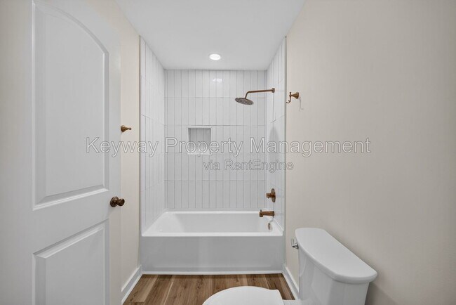 Building Photo - 3007 Stratford Dr