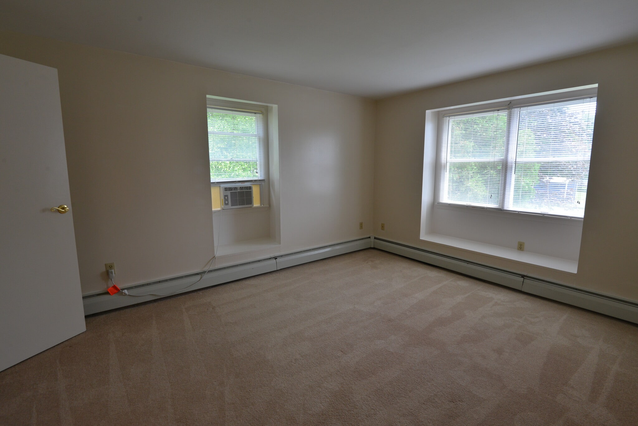 Master Bedroom - 426 Winthrop Dr