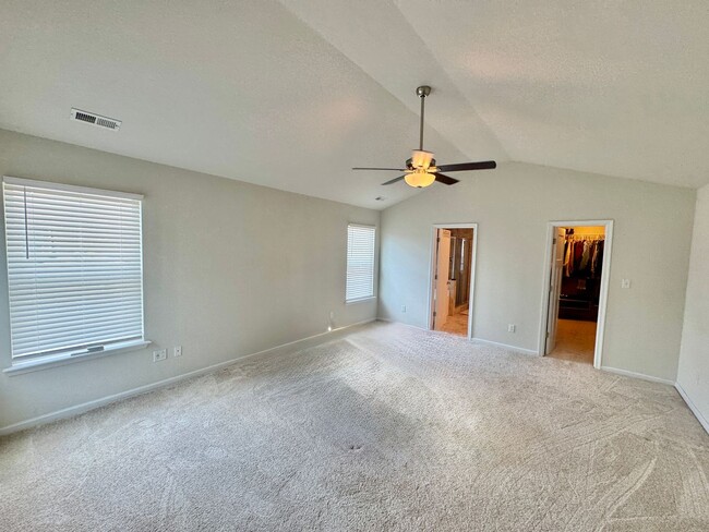Building Photo - Spacious Suffolk Home in Desirable Bennett...