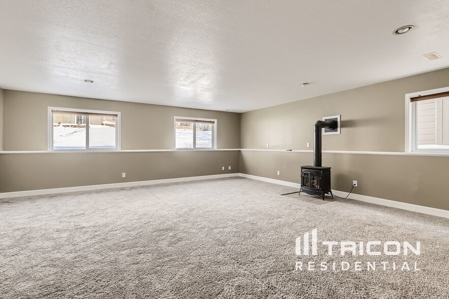 Building Photo - 4212 Hidden Pond Trail NE