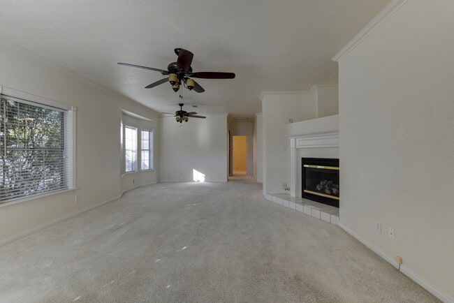 Building Photo - Home for rent in active 55+ community!
