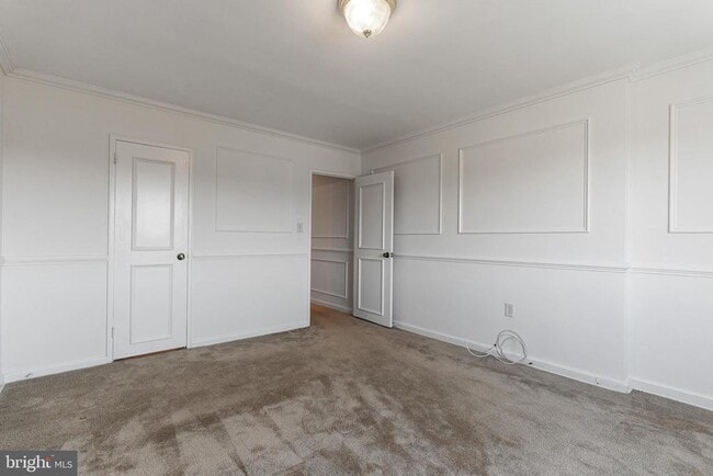 Building Photo - 1300 S Arlington Ridge Rd