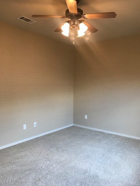 Building Photo - College Station - 3 Bedroom / 3 Bath- 2 st...