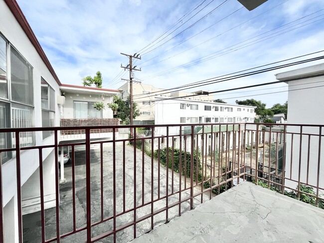 Building Photo - 1144 N Orange Grove West Hollywood, CA 90046