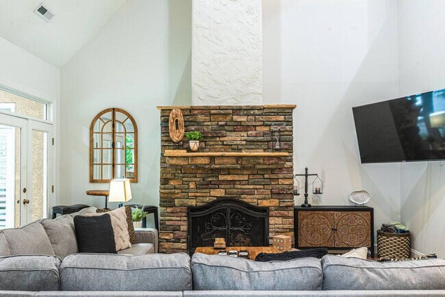 Primary Photo - 3115 High Ridge Rd