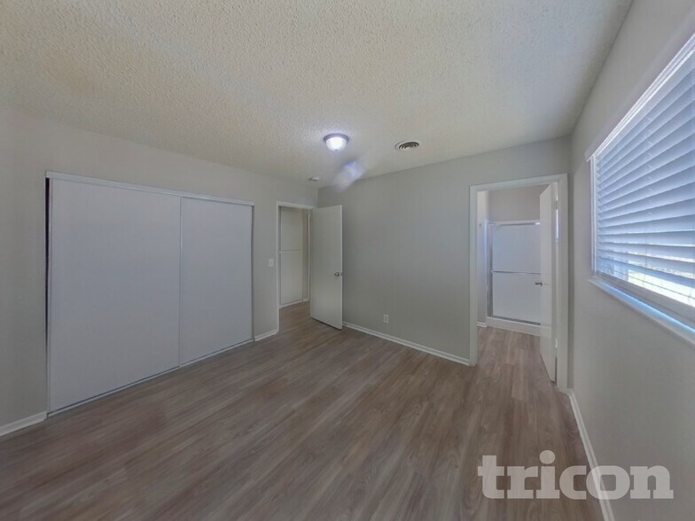 Building Photo - 4020 Maple Hill Rd