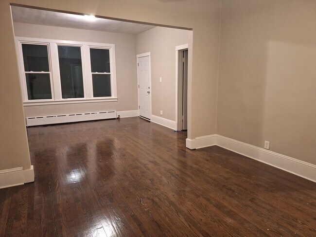 Building Photo - 13251 S Commercial Ave