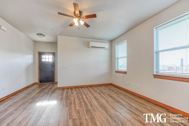Building Photo - 3251 Lewis Ln
