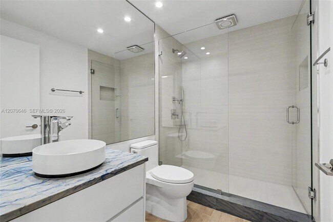 Building Photo - 731 Crandon Blvd