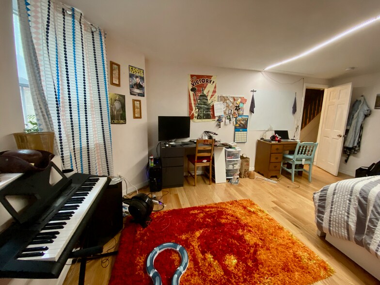 Building Photo - 204 Northampton St