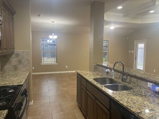 Building Photo - 1106 Pine Hollow Ln