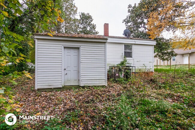 Building Photo - 2408 Marlowe Ave