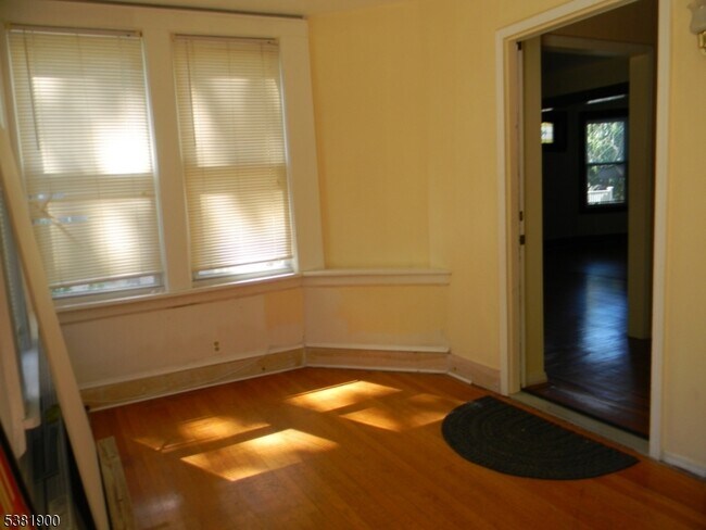 Building Photo - 18 Williamson Ave