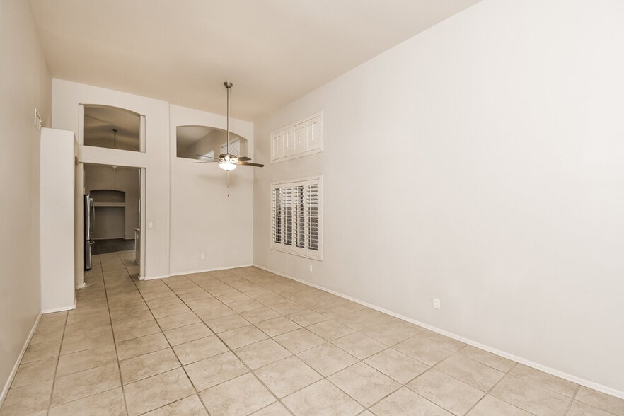 Building Photo - 5123 E Dragoon Ave