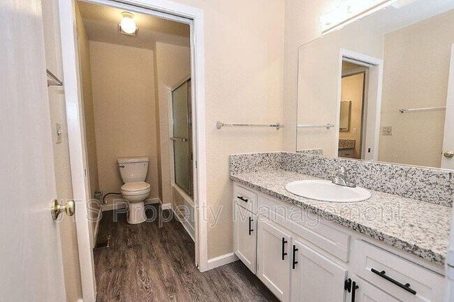 Building Photo - 5828 Alorn Ln