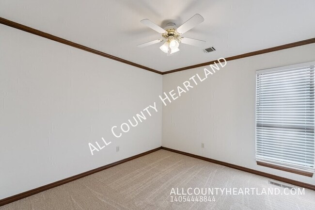 Building Photo - 11100 W Country Dr