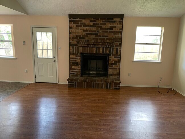 Building Photo - 14145 Gravier Ave