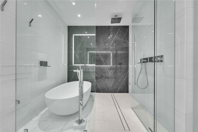 Building Photo - 300 Biscayne Blvd Way