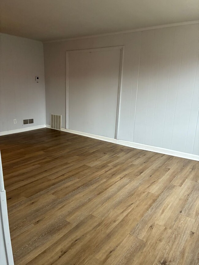 Building Photo - 3 Bed Townhome - Chester, PA