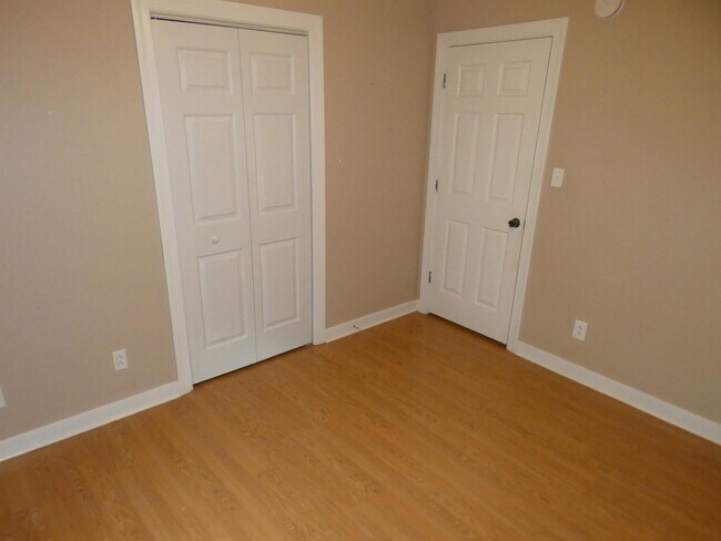 Building Photo - 10451 Edgehill Ln