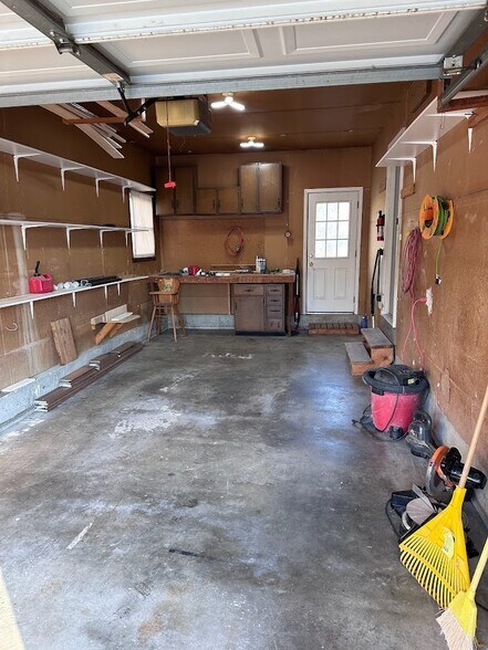 Building Photo - 1304 Overlook Dr