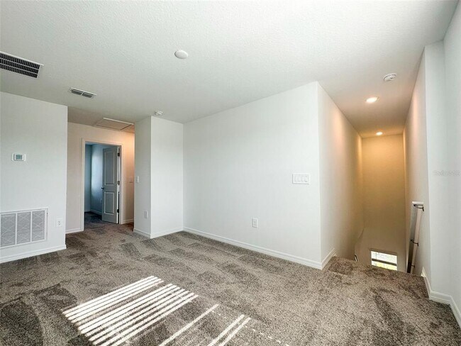 Building Photo - 676 Grove St