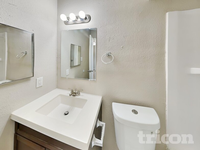 Building Photo - 5015 Walt Schirra St