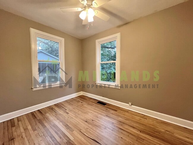 Building Photo - 2728 Holt Dr