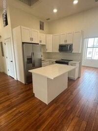 Building Photo - 115 E Call St