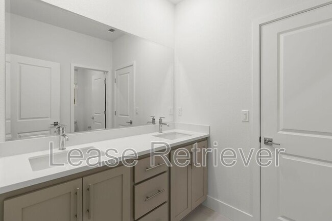 Building Photo - 1909 Ariana Pl