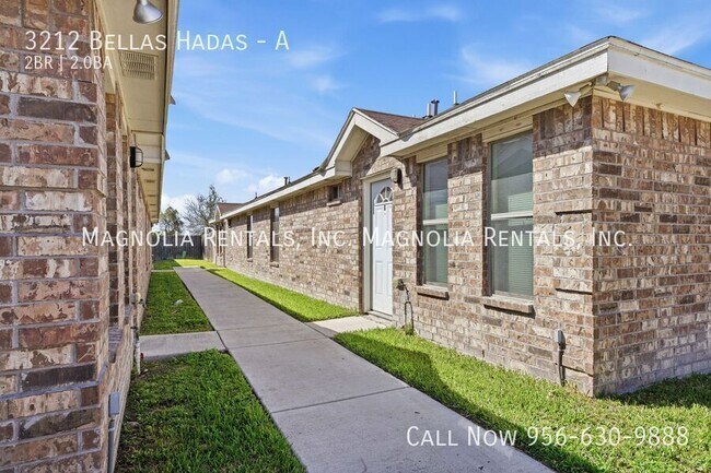 Building Photo - 3212 Bellas Hadas St