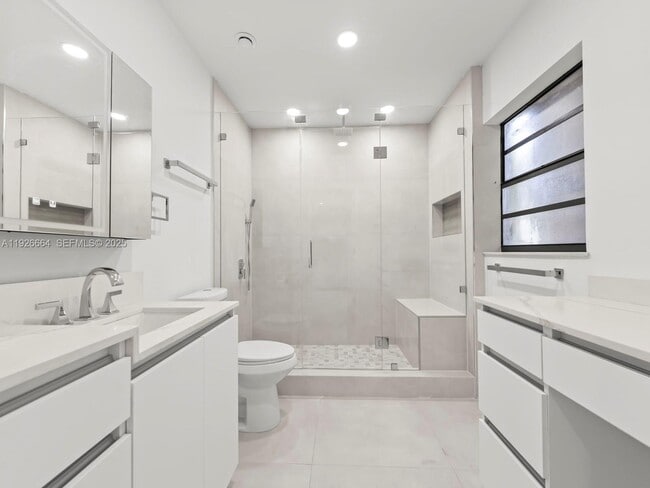 Building Photo - 6885 NW 169th St