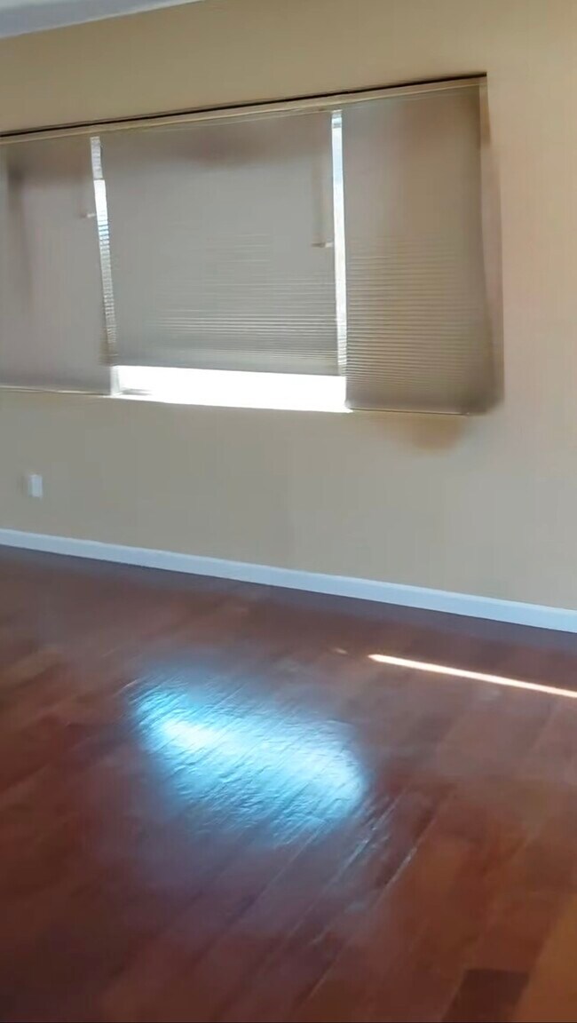 Building Photo - 5123 W Pecan Rd