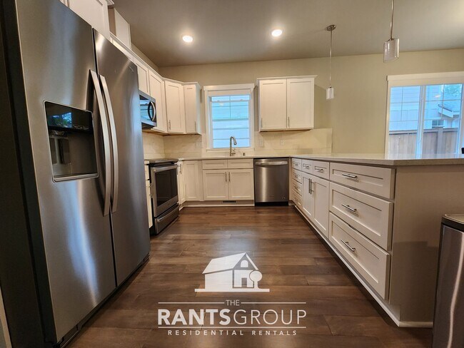 Building Photo - Single-Story 1,915 sq. ft. Home with 2-Car...