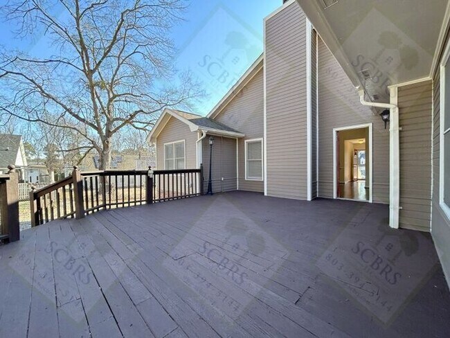 Building Photo - 13 Tomafield Ct