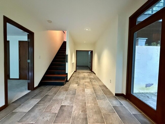 Building Photo - 5820-5810 10 Springs Ln